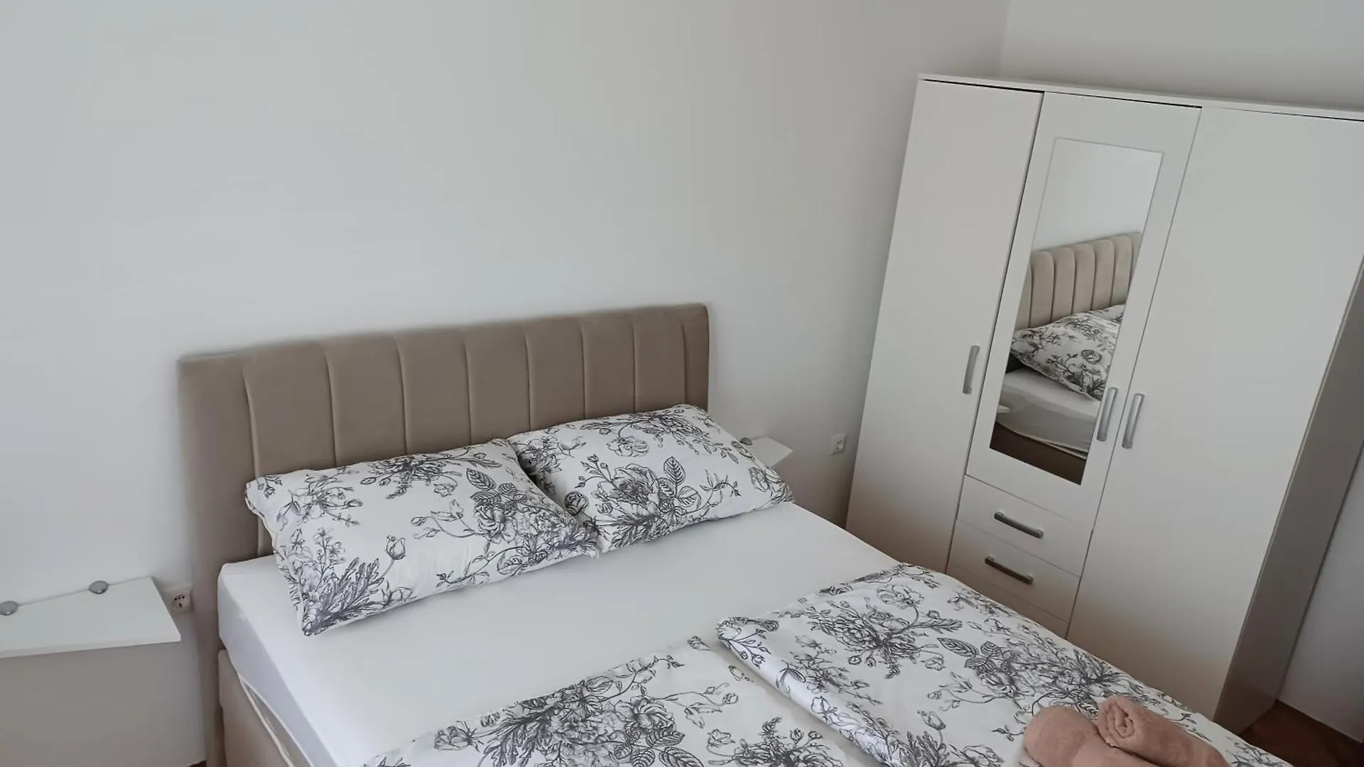 Apartments Villa Adamovic Umag Guest house