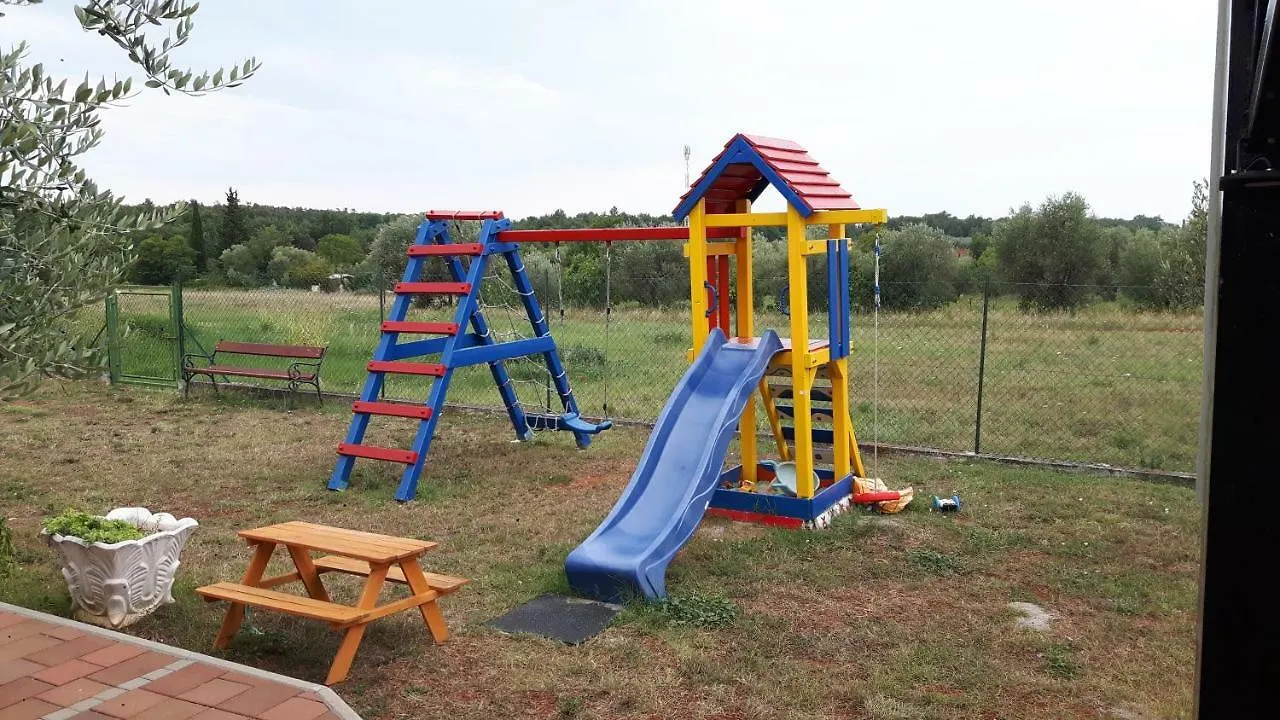 Apartments Villa Adamovic Umag Guest house